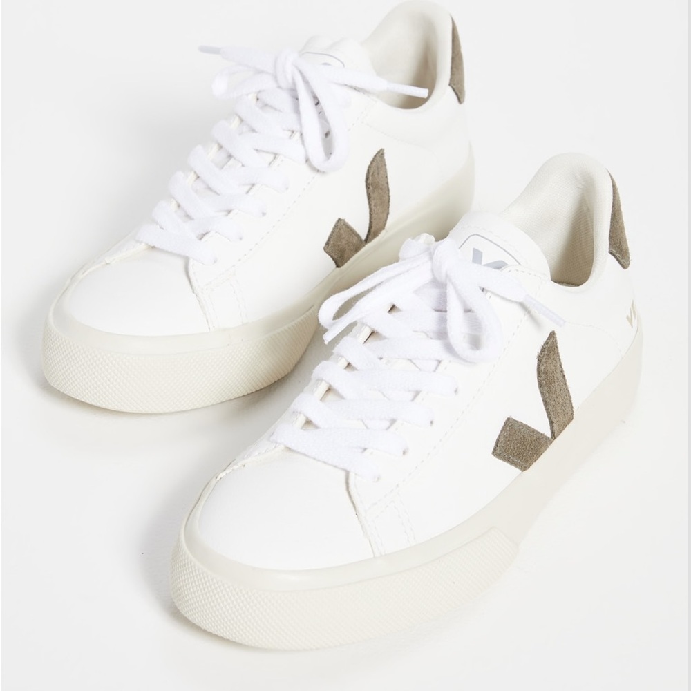 Women’s Veja Campo Sneakers. White/Khaki size US 8
